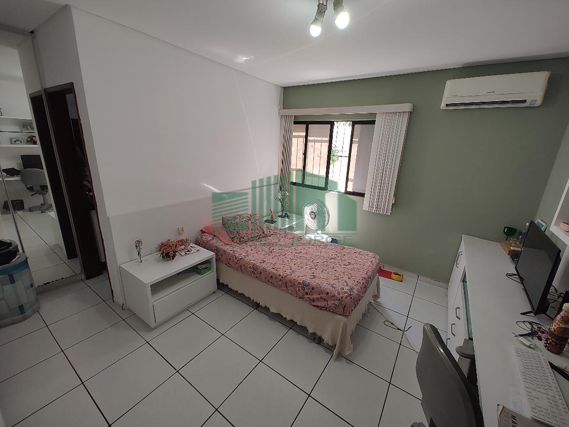 Casa à venda com 4 quartos, 250m² - Foto 11