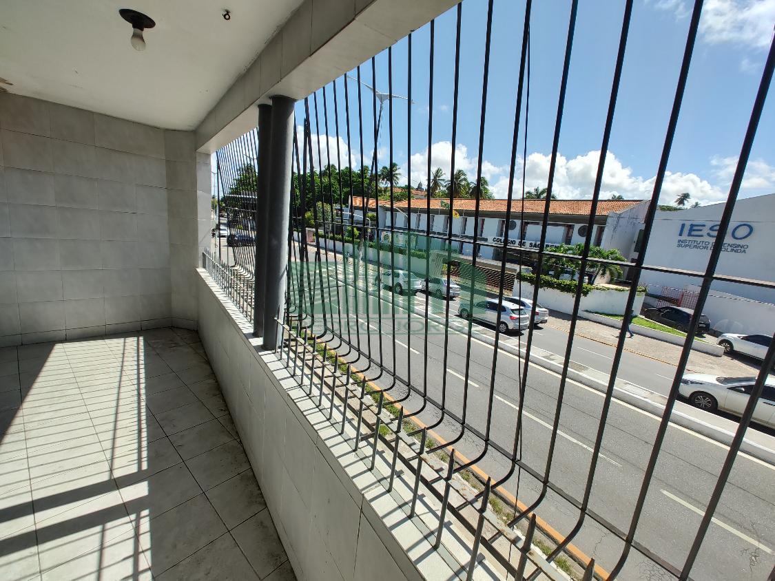 Casa à venda e aluguel com 3 quartos, 200m² - Foto 9