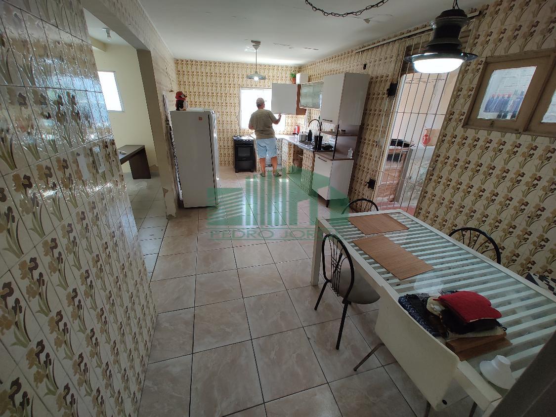 Casa à venda e aluguel com 3 quartos, 200m² - Foto 16