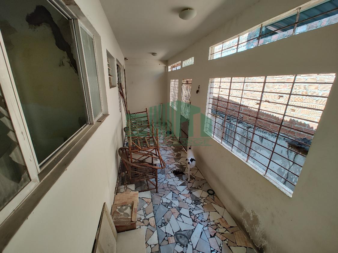 Casa à venda e aluguel com 3 quartos, 200m² - Foto 20