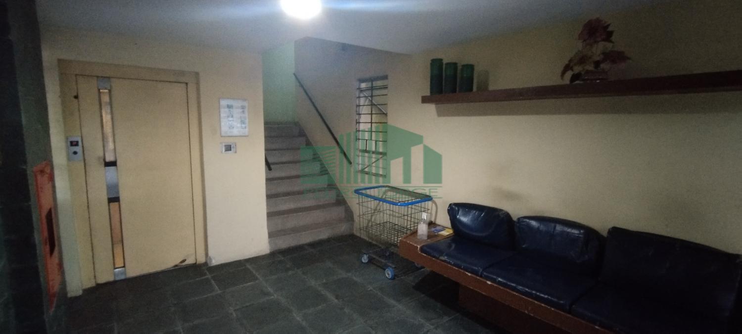 Apartamento à venda com 3 quartos, 80m² - Foto 2