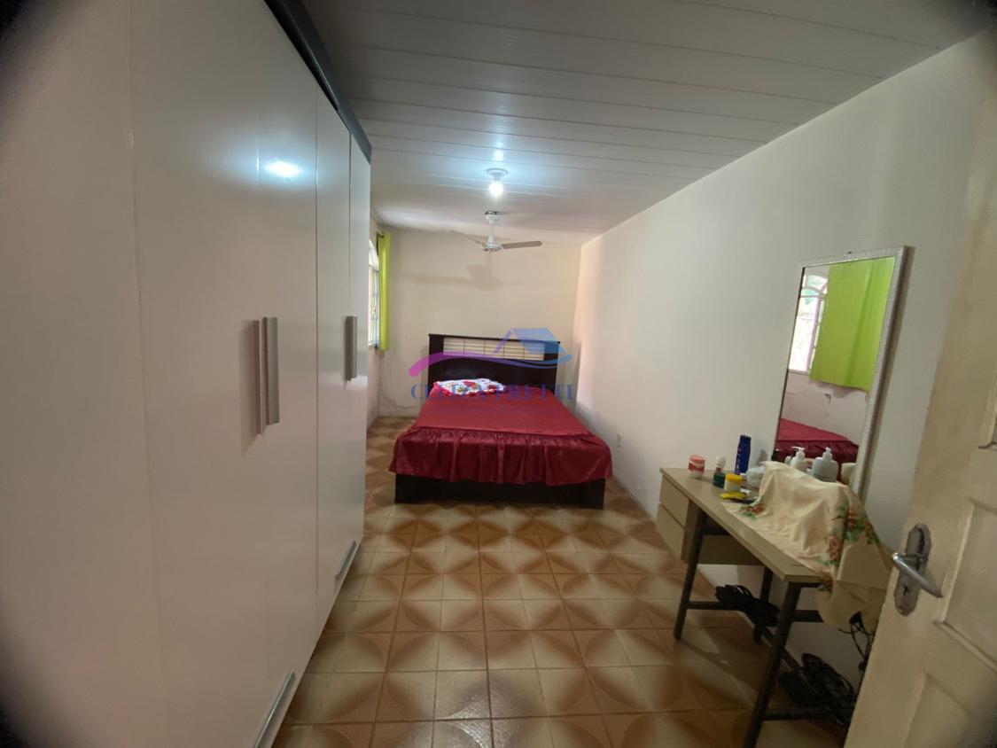 Casa à venda com 5 quartos, 200m² - Foto 10