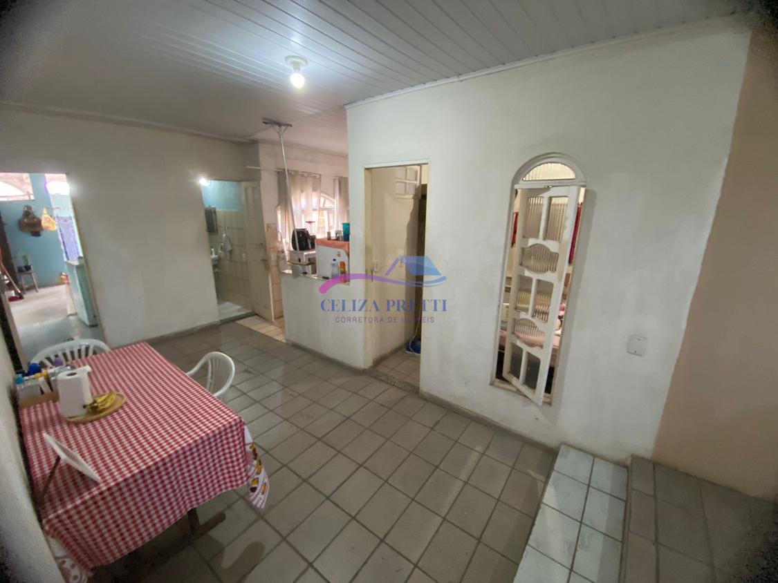 Casa à venda com 5 quartos, 200m² - Foto 13