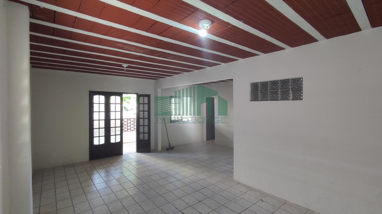 Casa à venda e aluguel com 3 quartos, 200m² - Foto 6