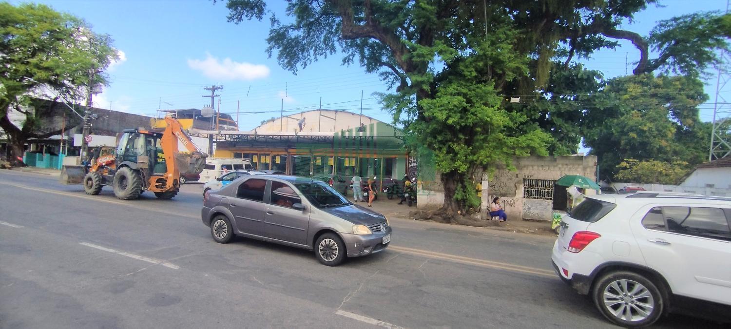 Casa à venda com 1 quarto, 200m² - Foto 4