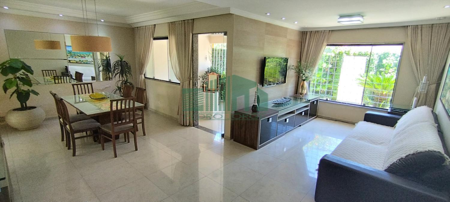 Casa à venda com 4 quartos, 300m² - Foto 1