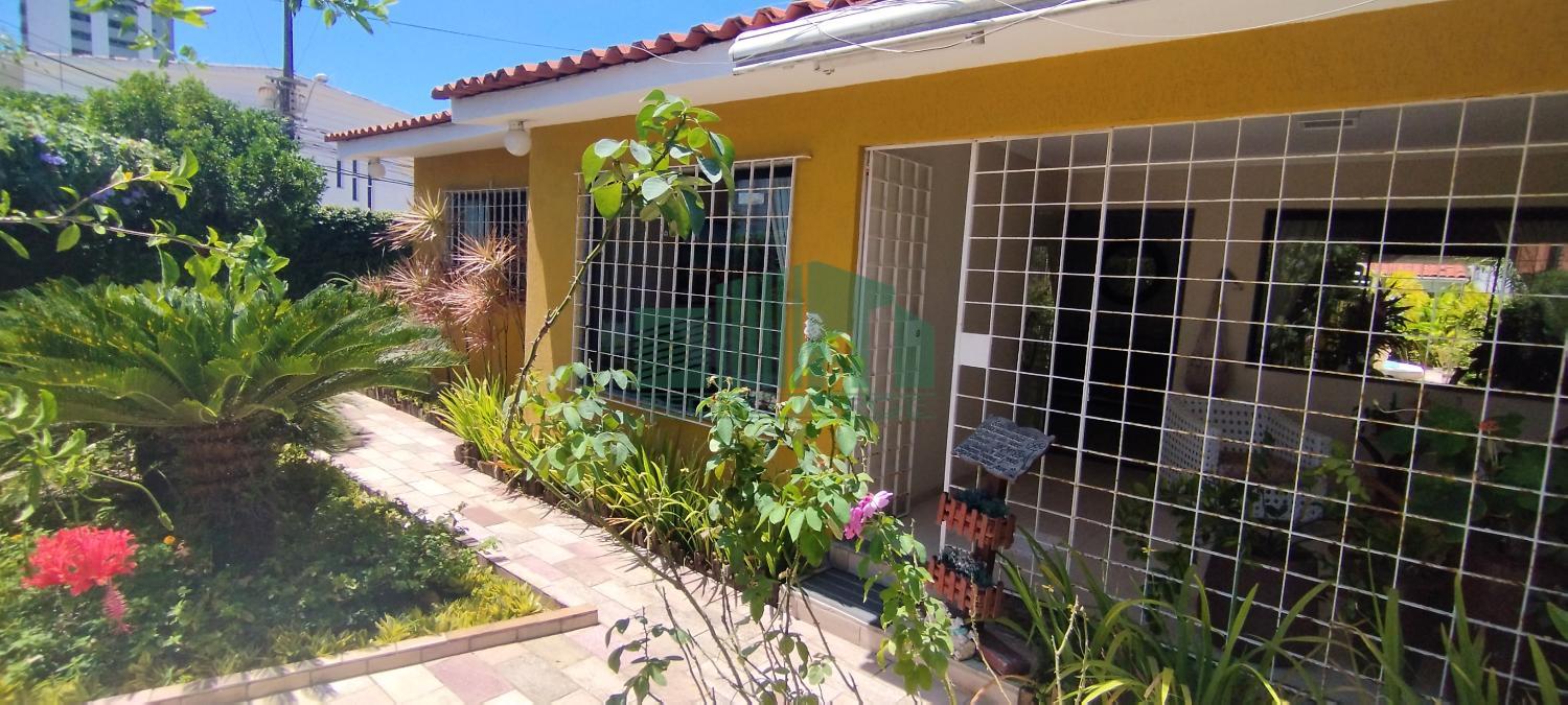 Casa à venda com 4 quartos, 300m² - Foto 4