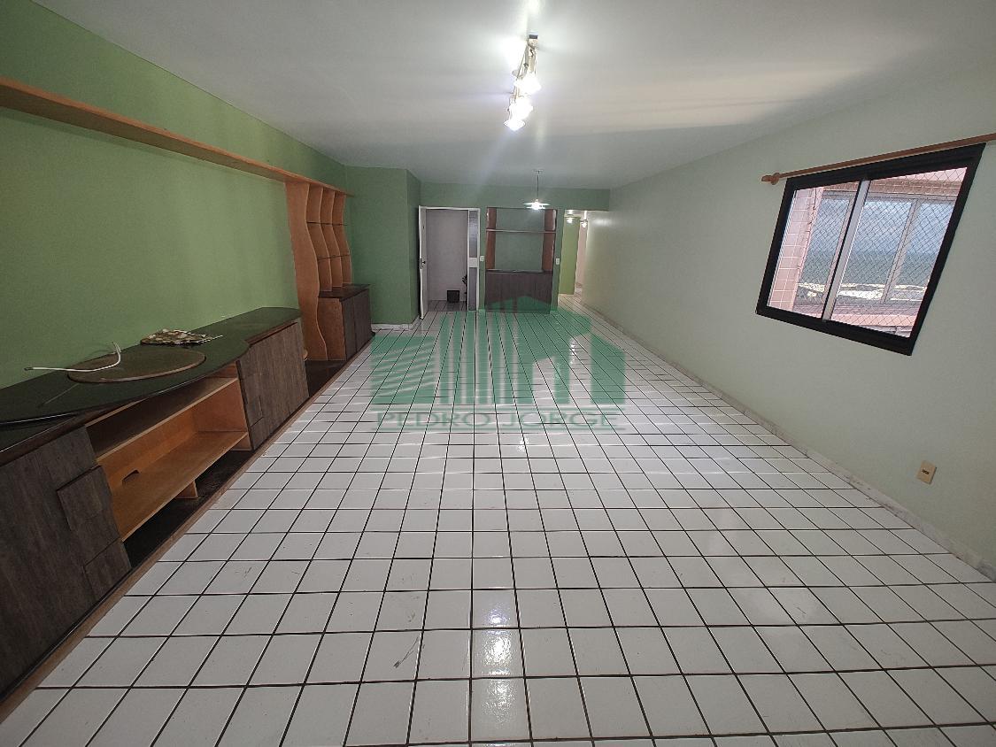 Apartamento à venda com 4 quartos, 211m² - Foto 5