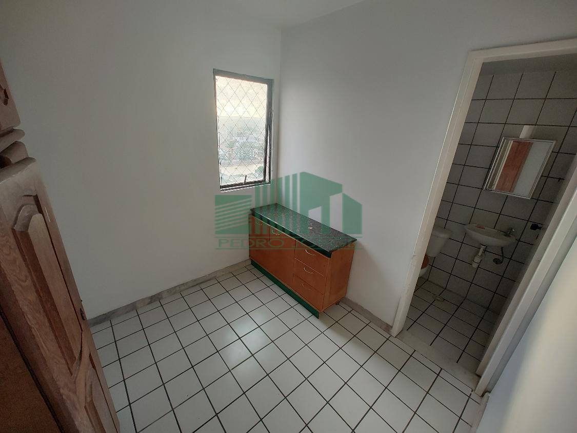 Apartamento à venda com 4 quartos, 211m² - Foto 18