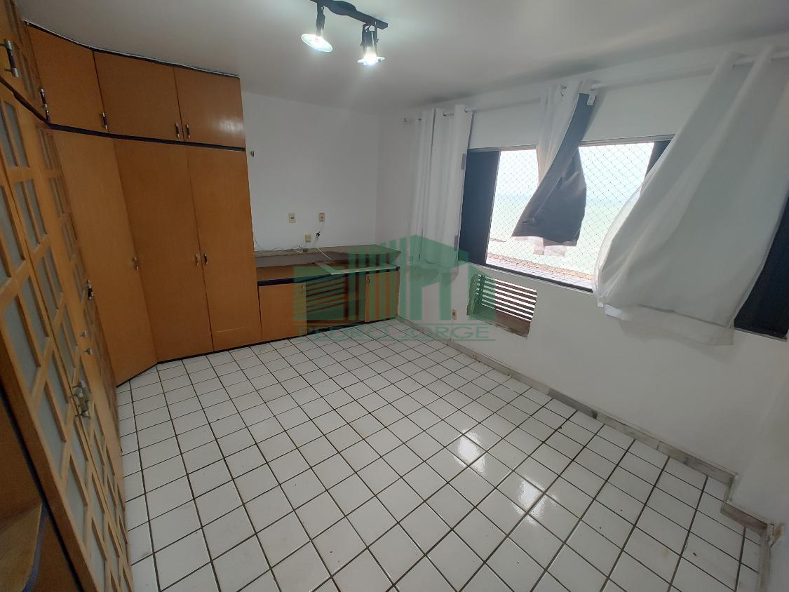 Apartamento à venda com 4 quartos, 211m² - Foto 7