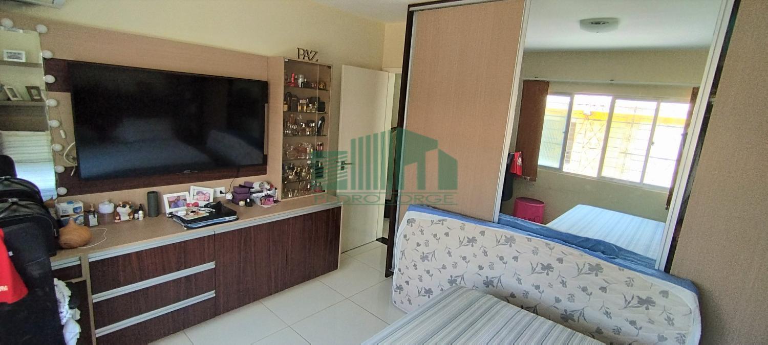 Casa à venda com 4 quartos, 200m² - Foto 12