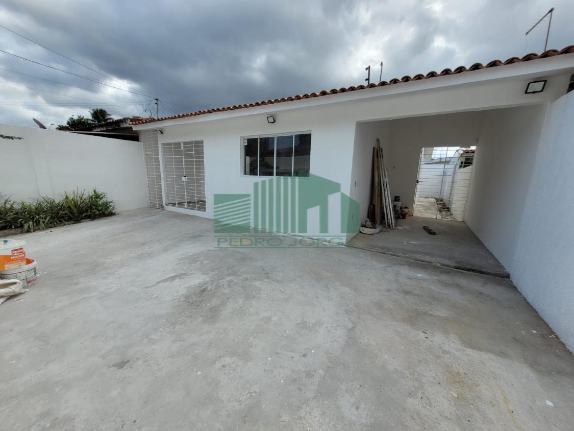 Casa à venda com 3 quartos, 110m² - Foto 1