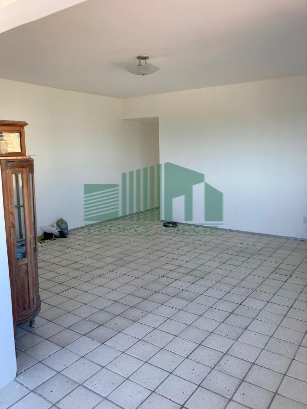 Apartamento à venda com 3 quartos, 130m² - Foto 5