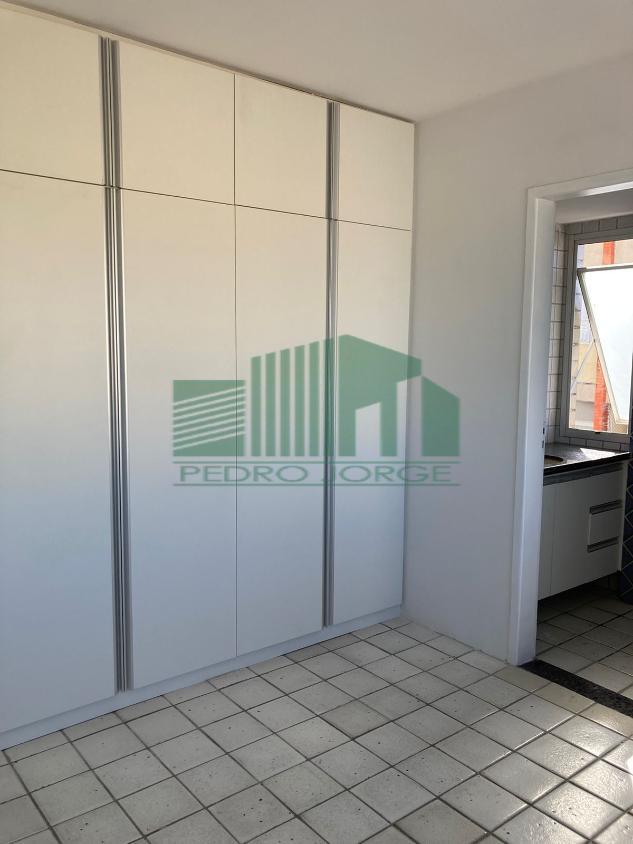 Apartamento à venda com 3 quartos, 130m² - Foto 9