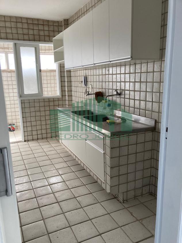 Apartamento à venda com 3 quartos, 130m² - Foto 17