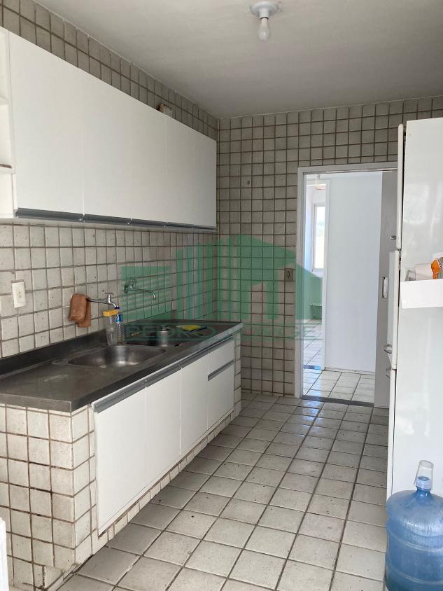 Apartamento à venda com 3 quartos, 130m² - Foto 18