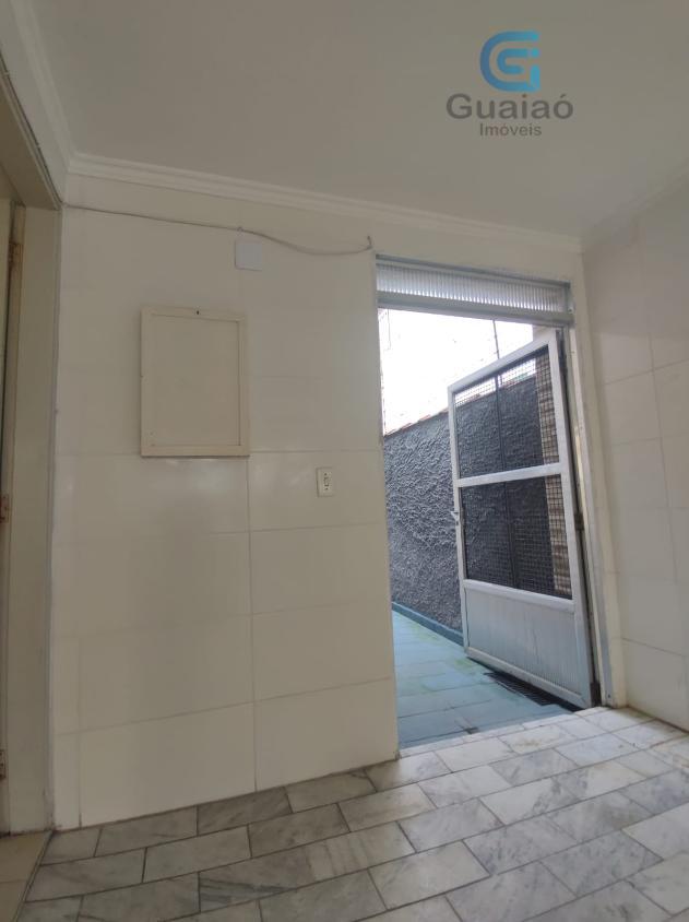 Casa à venda com 3 quartos, 200m² - Foto 15