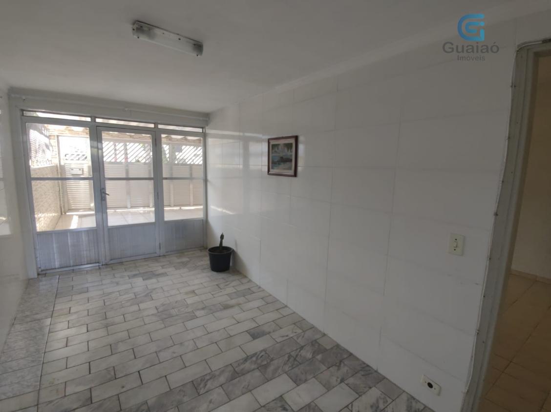 Casa à venda com 3 quartos, 200m² - Foto 4