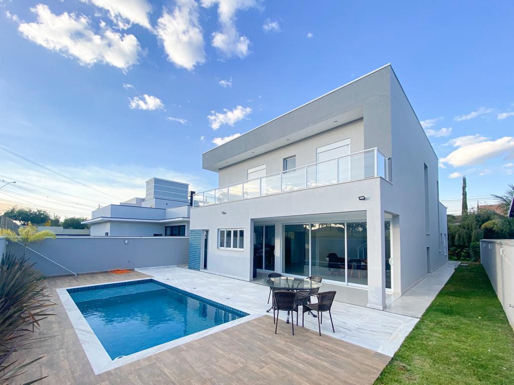 Casa de Condomínio à venda com 4 quartos, 277m² - Foto 1