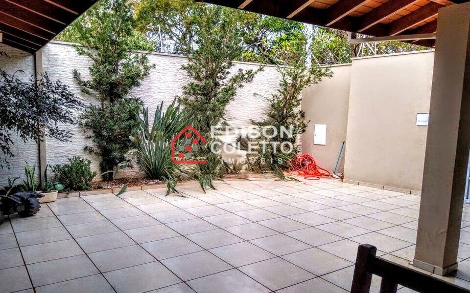 Casa à venda com 4 quartos, 250m² - Foto 5