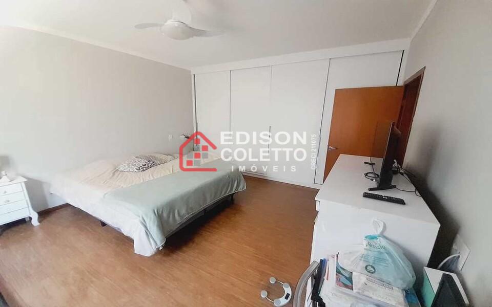 Casa à venda com 4 quartos, 250m² - Foto 26