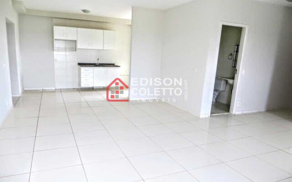 Apartamento à venda com 2 quartos, 70m² - Foto 2