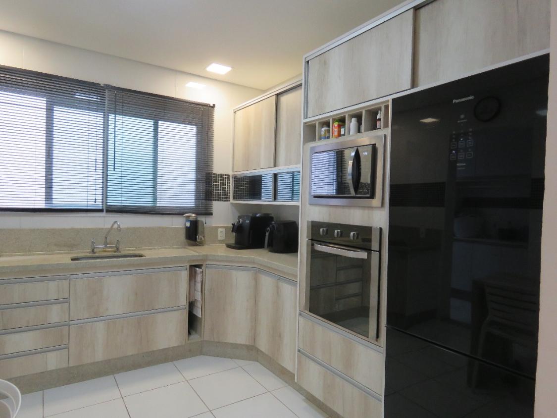 Casa à venda com 4 quartos, 185m² - Foto 3