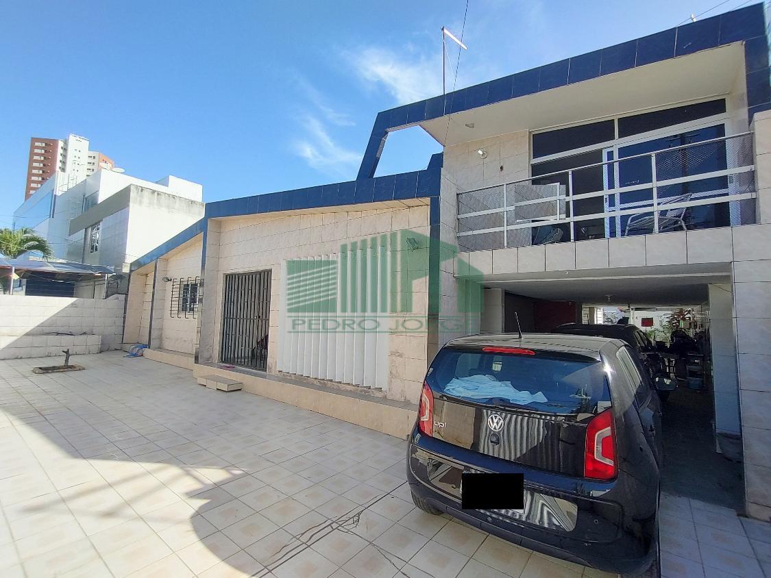 Casa à venda com 4 quartos, 250m² - Foto 1