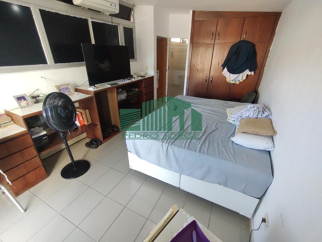 Casa à venda com 4 quartos, 250m² - Foto 11