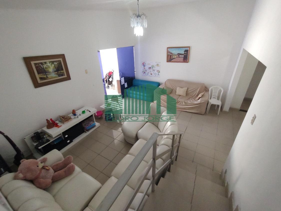 Casa à venda com 4 quartos, 250m² - Foto 14