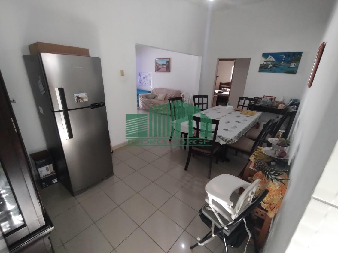 Casa à venda com 4 quartos, 250m² - Foto 9