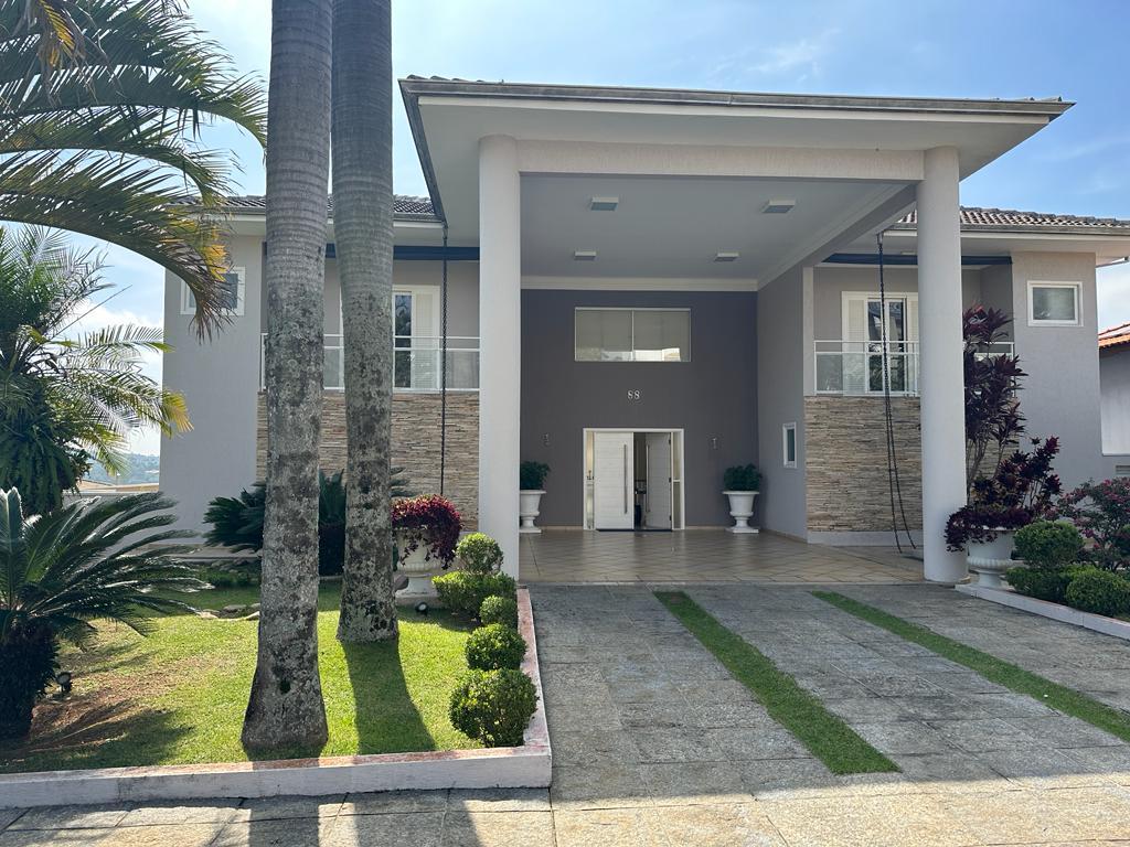 Casa à venda e aluguel com 5 quartos, 672m² - Foto 1