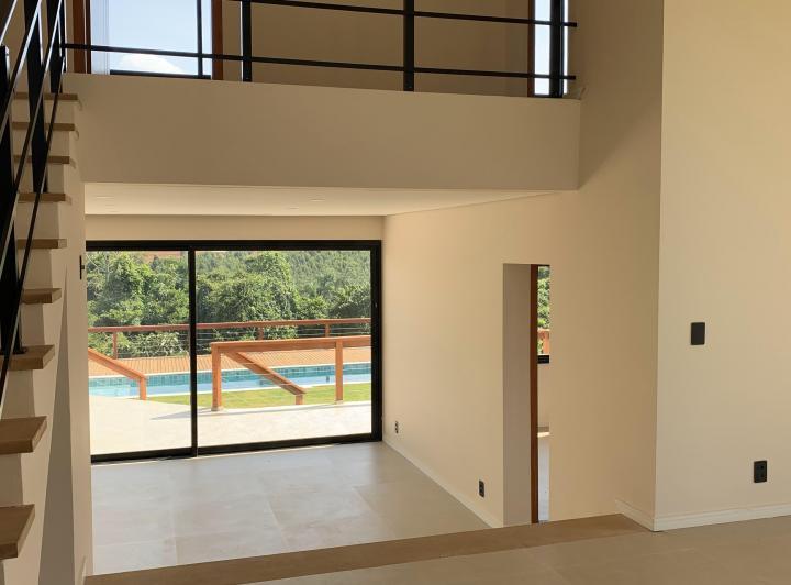 Casa de Condomínio à venda com 4 quartos, 305m² - Foto 3