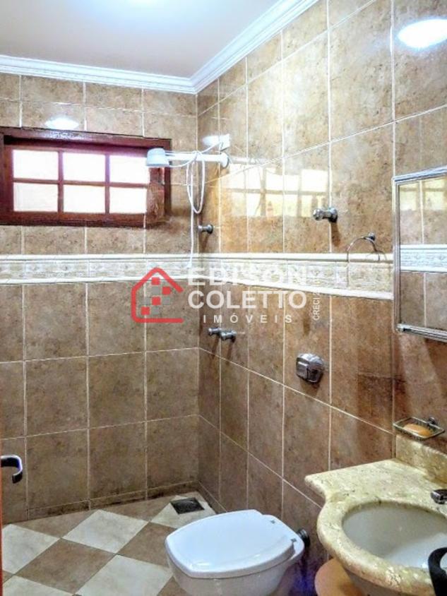 Casa à venda com 3 quartos, 220m² - Foto 9