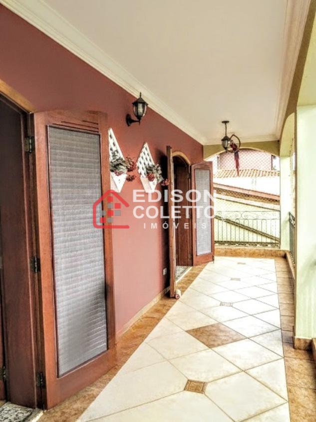 Casa à venda com 3 quartos, 220m² - Foto 5