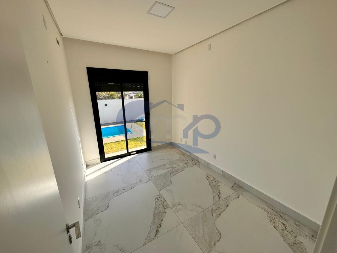 Casa à venda com 3 quartos, 180m² - Foto 4