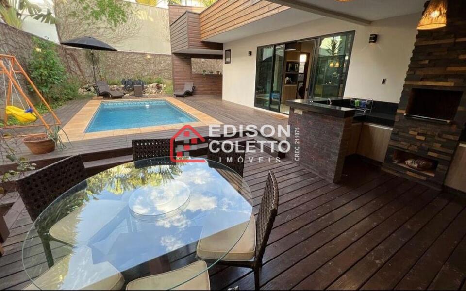 Casa de Condomínio à venda com 3 quartos, 300m² - Foto 1