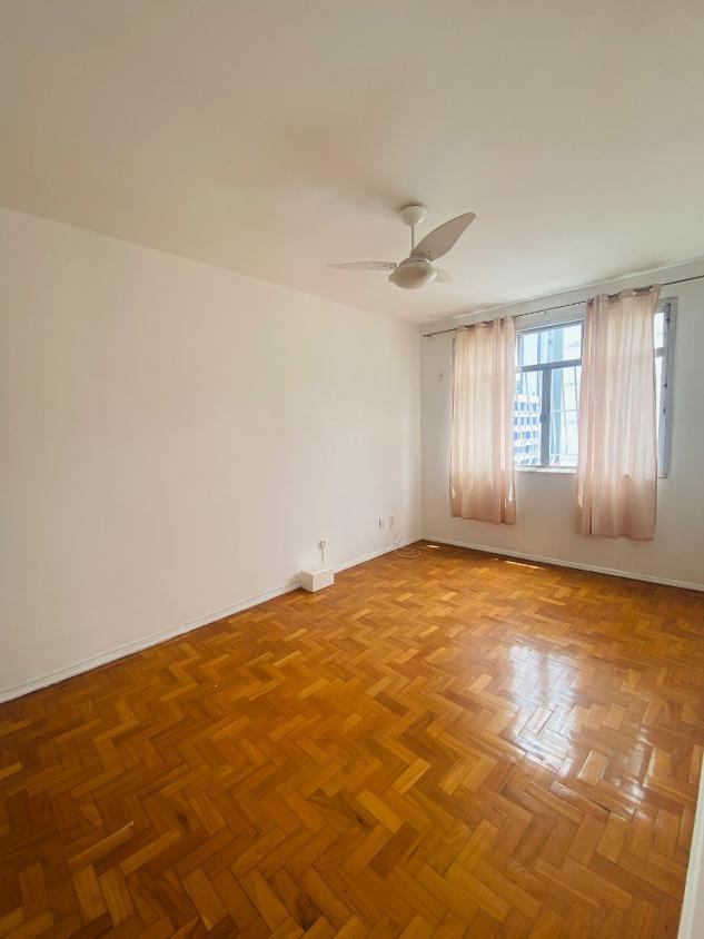 Apartamento à venda com 2 quartos, 70m² - Foto 3