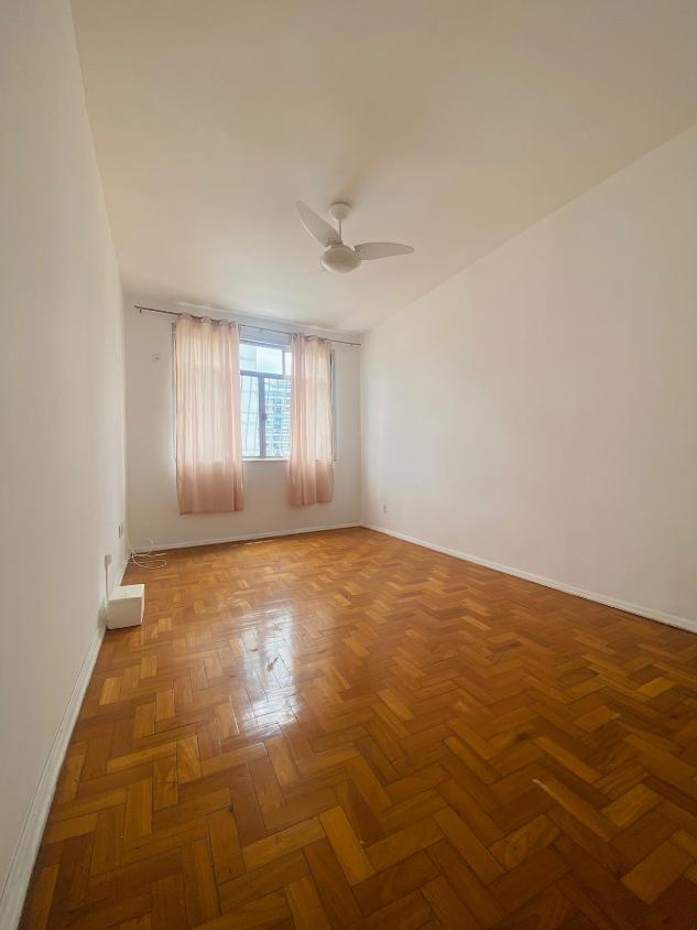 Apartamento à venda com 2 quartos, 70m² - Foto 1