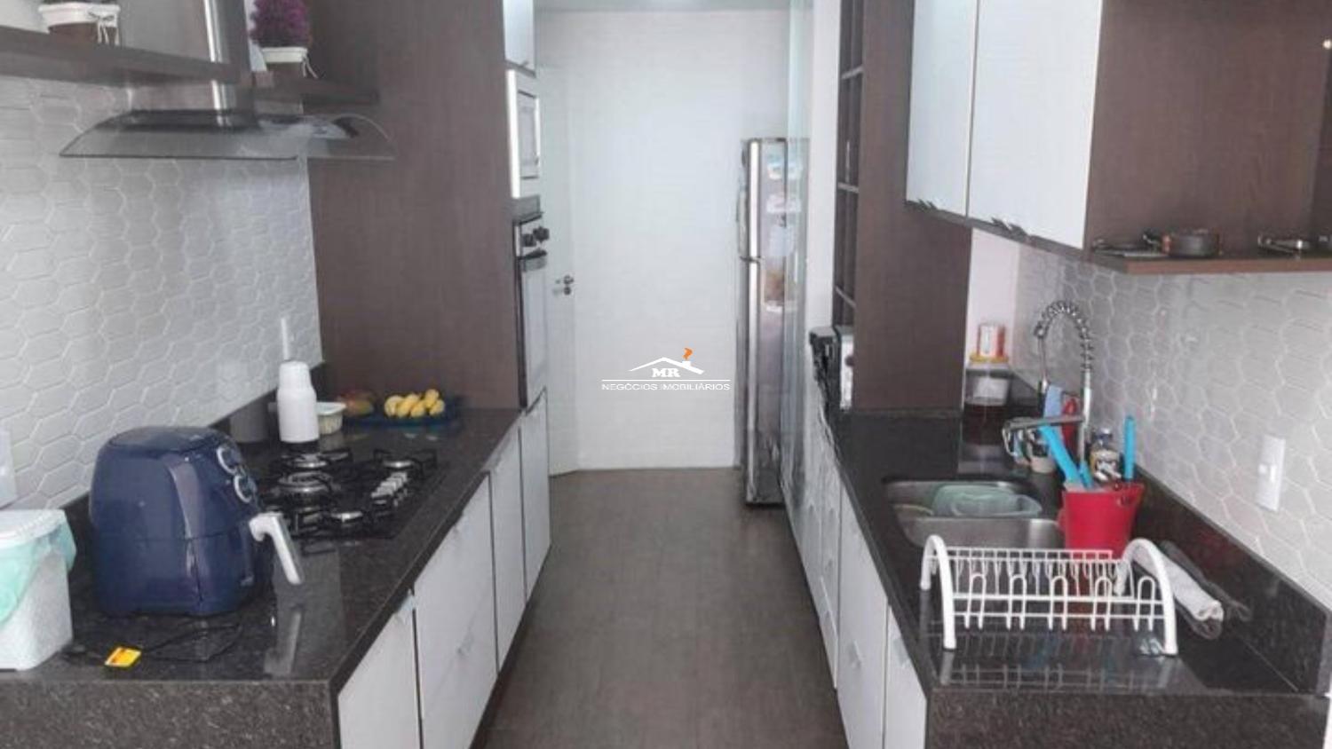 Apartamento à venda com 3 quartos, 210m² - Foto 7