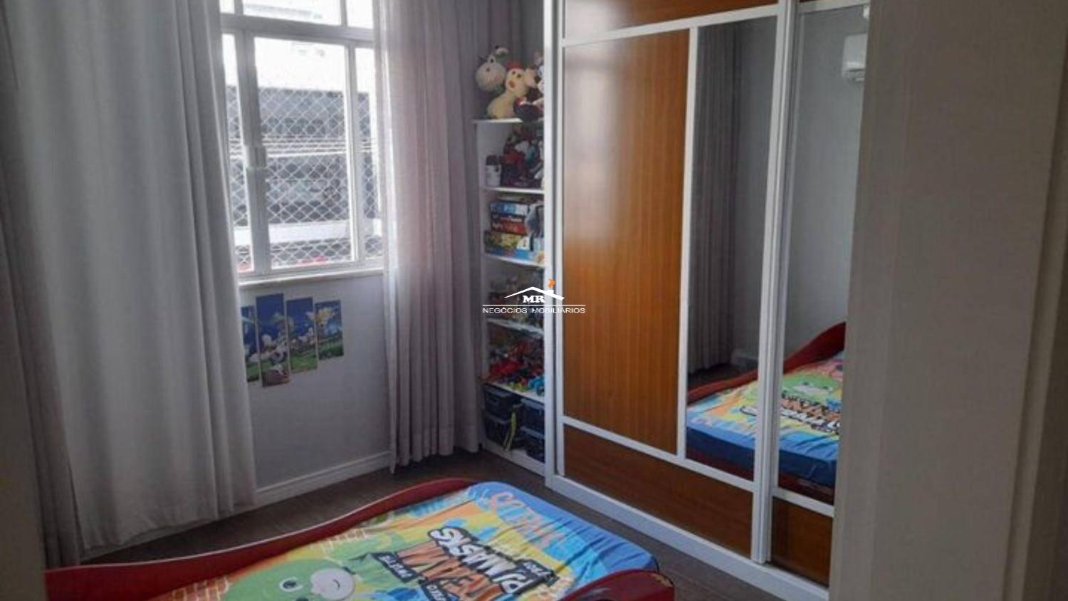 Apartamento à venda com 3 quartos, 210m² - Foto 4