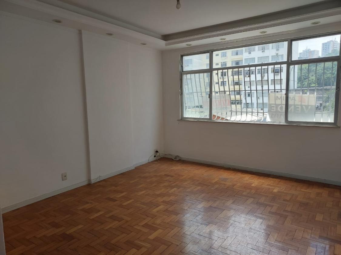 Apartamento à venda com 2 quartos, 75m² - Foto 1