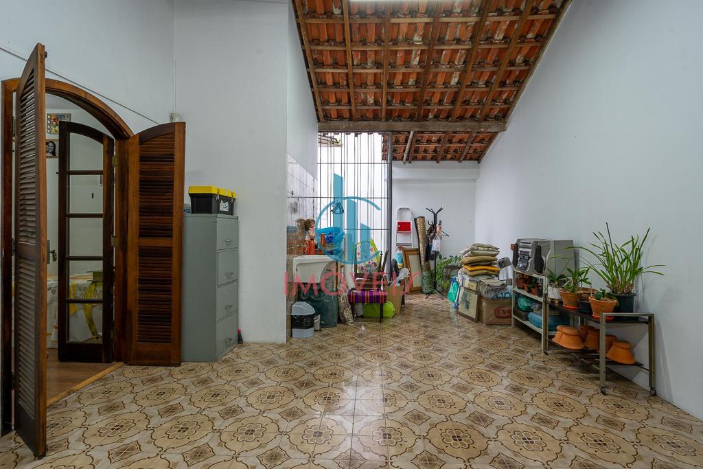 Casa à venda com 3 quartos, 194m² - Foto 17