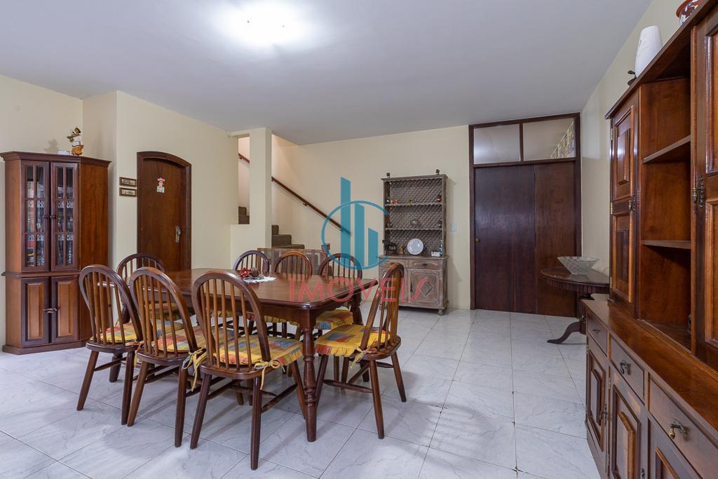 Casa à venda com 3 quartos, 194m² - Foto 3