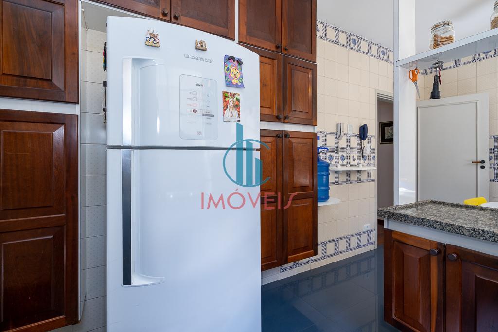 Apartamento à venda com 3 quartos, 180m² - Foto 7