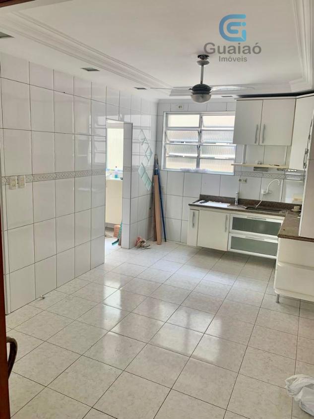 Apartamento à venda com 3 quartos, 150m² - Foto 3