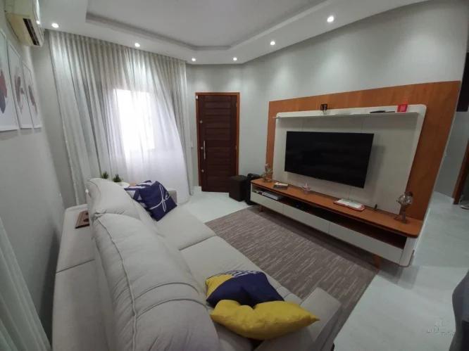 Casa à venda com 2 quartos, 140m² - Foto 1