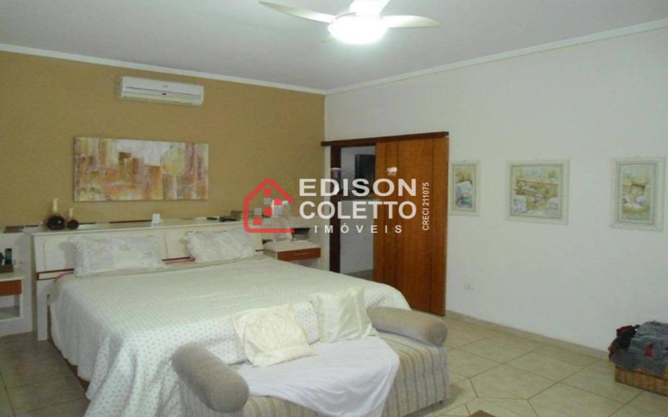 Casa à venda e aluguel com 3 quartos, 350m² - Foto 18