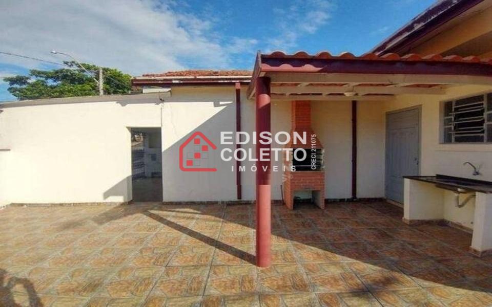 Casa à venda com 3 quartos, 101m² - Foto 1