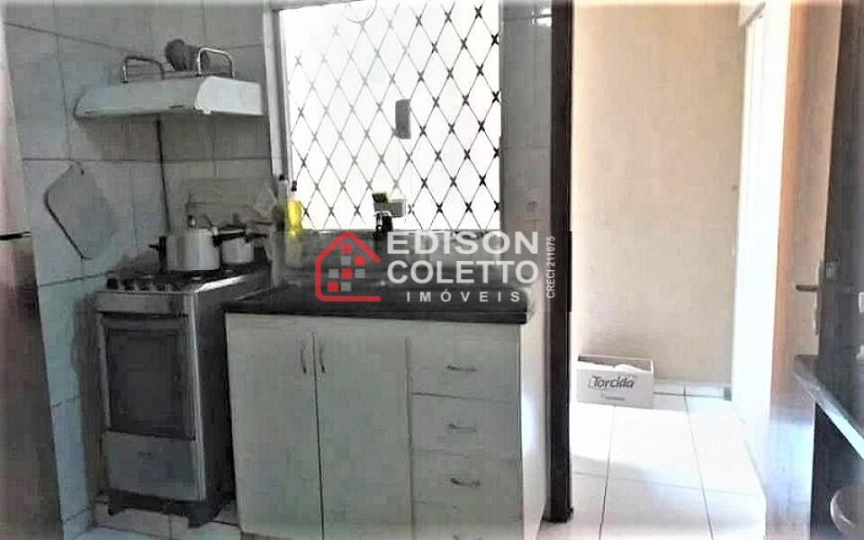 Casa à venda com 3 quartos, 88m² - Foto 3